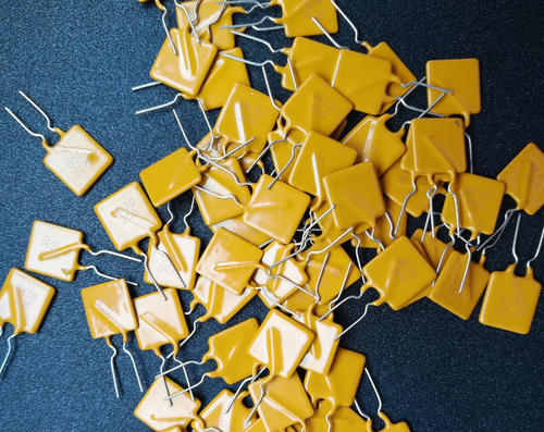 自恢復(fù)保險(xiǎn)絲使用高分子材料制作